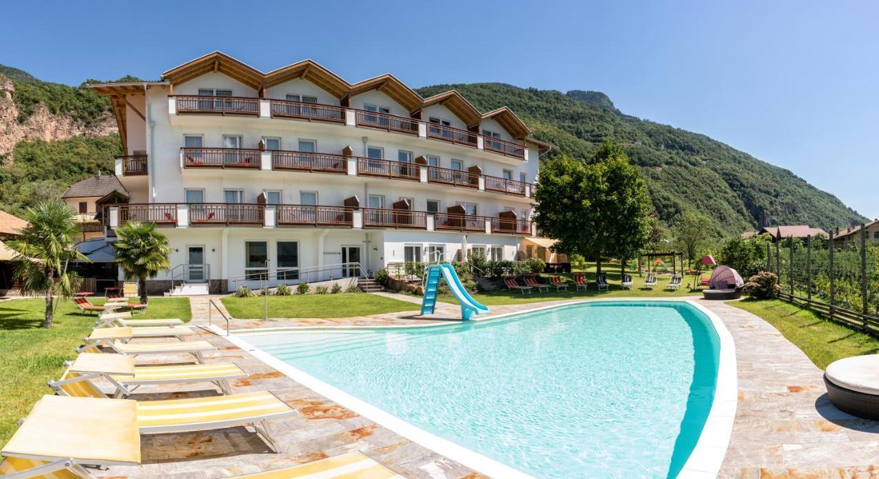 Hotel Garni Gruener Baum Laives Exterior photo