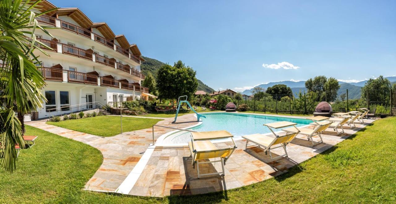 Hotel Garni Gruener Baum Laives Exterior photo