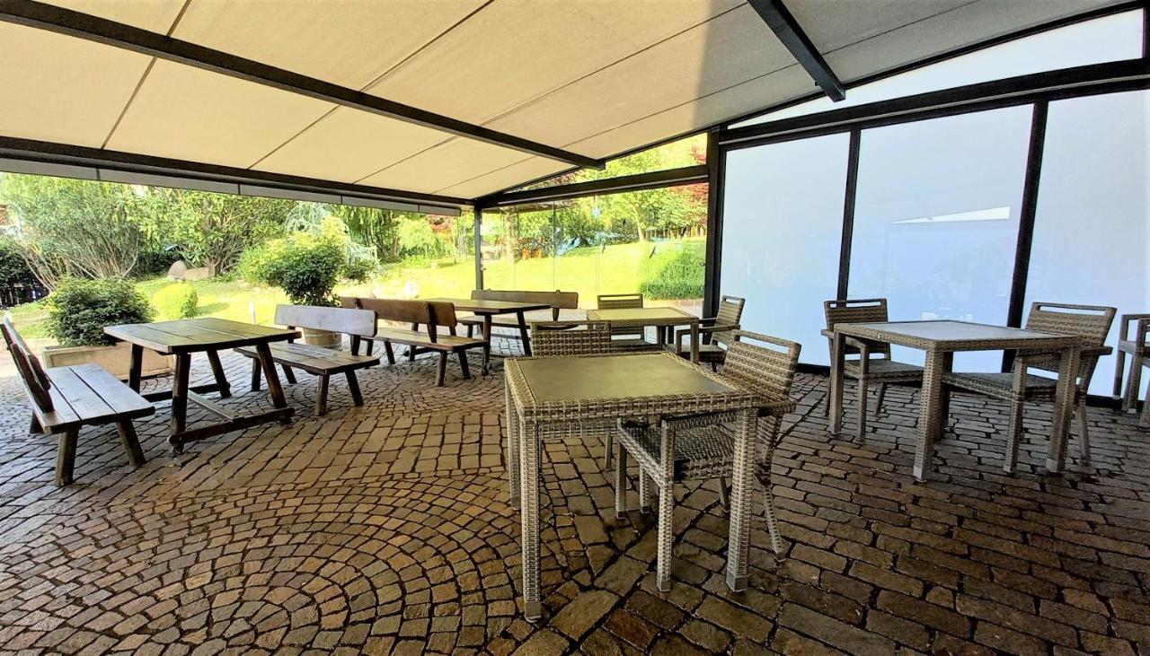 Hotel Garni Gruener Baum Laives Exterior photo